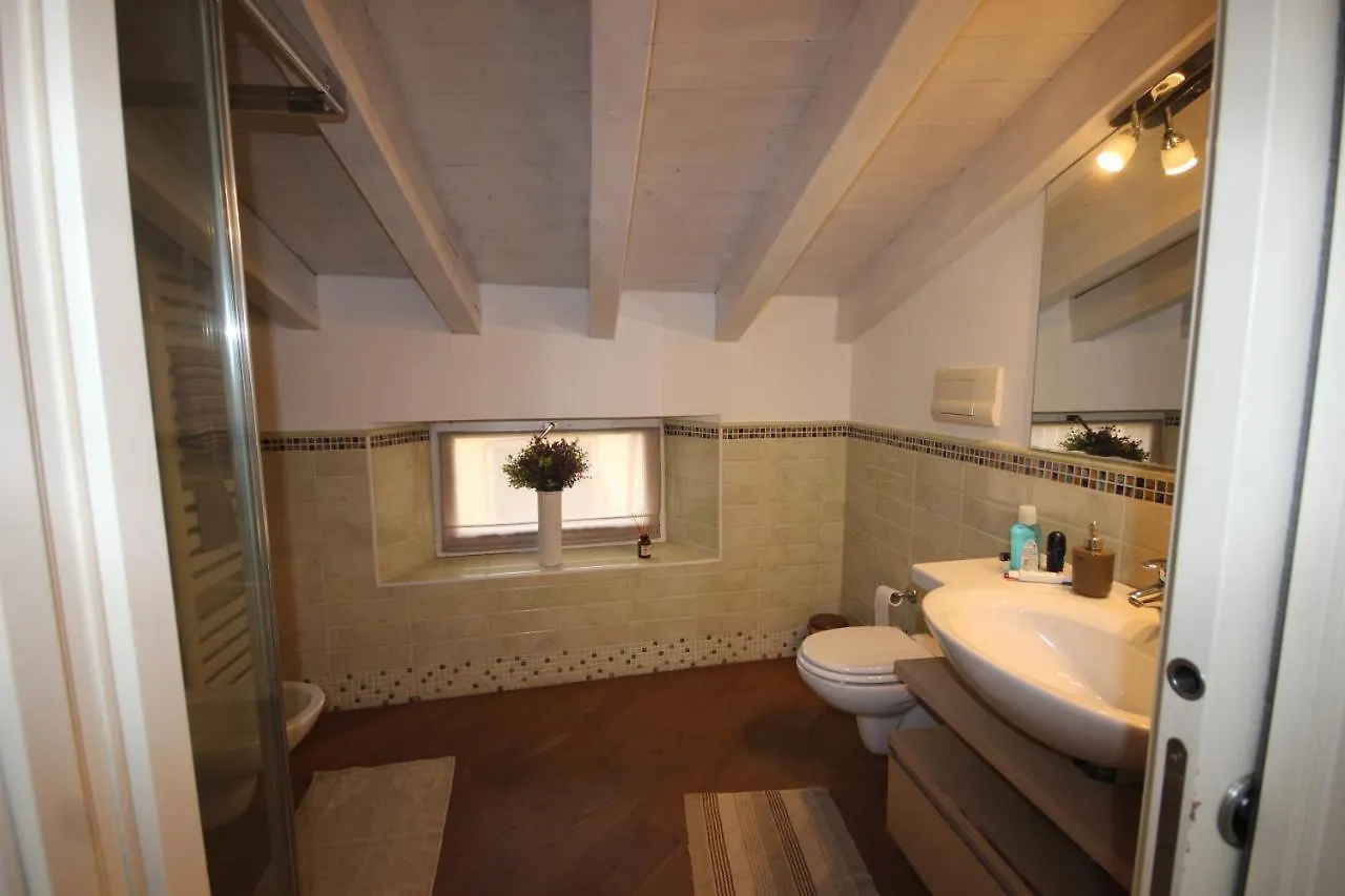 Mansarda Di Alice Apartment Desenzano del Garda Italy