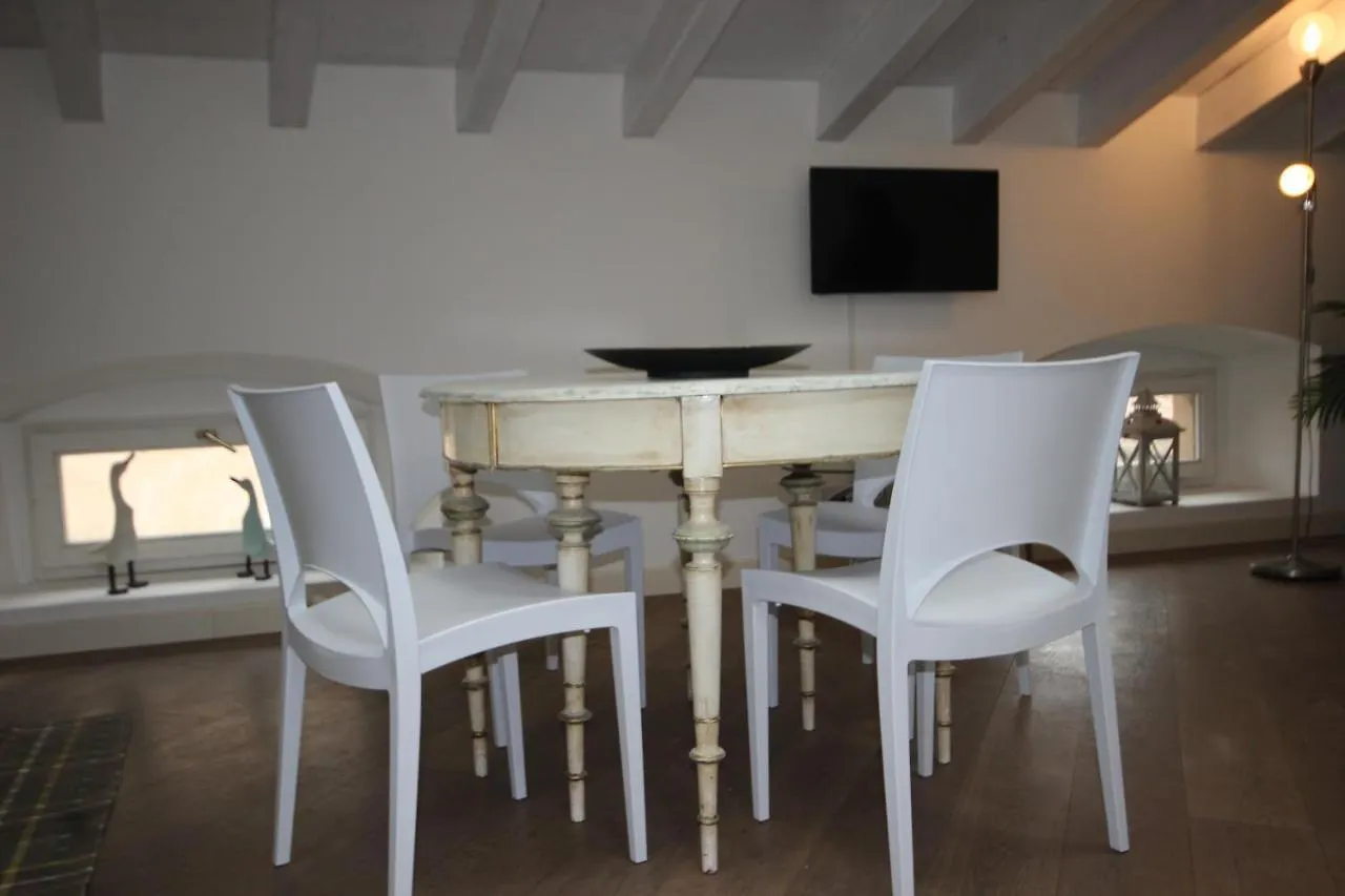 Mansarda Di Alice Apartment Desenzano del Garda Italy