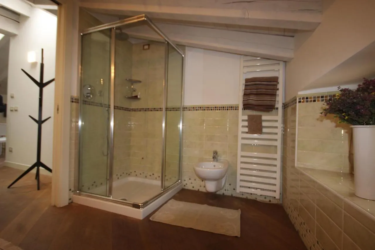 Mansarda Di Alice Apartment Desenzano del Garda 0*,